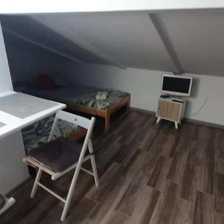 Na Poddaszu Czwarte Pietro * 乌斯特卡