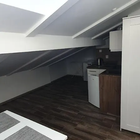 Na Poddaszu Czwarte Pietro 民宿 乌斯特卡